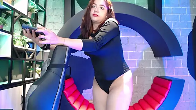 Chat +18 de EmilyReddoll ao vivo