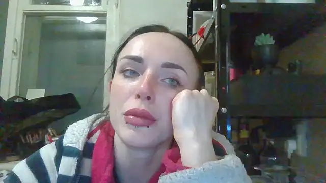 Chat +18 de Trinsy_Love ao vivo