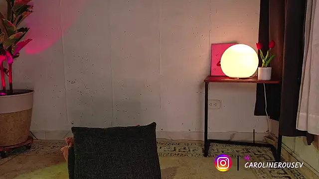 Chat XXX en directo de carolinerousev