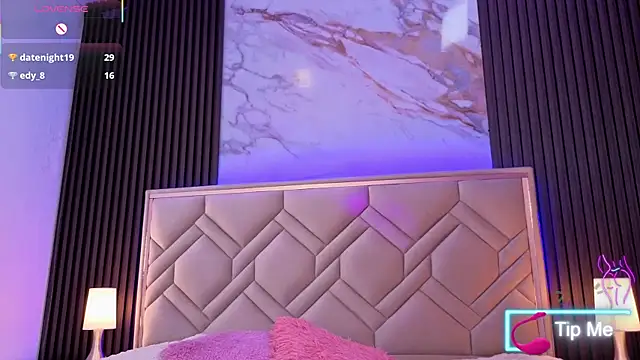 แชท XXX สดของ MiaaFarrel