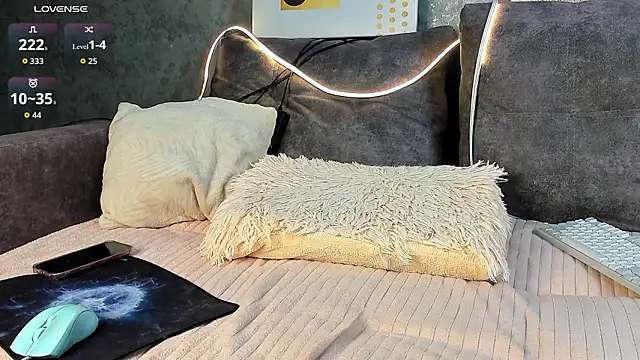 Živý XXX chat SlyFoxTales_