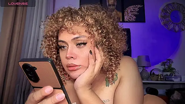 KhimMadness Pertunjukan Webcam