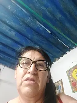 clarita_01: διαδικτυακό σόου στην κάμερα