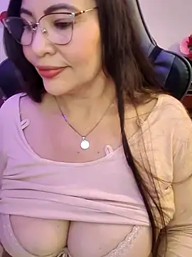 Chat +18 de esmeralda_milf ao vivo