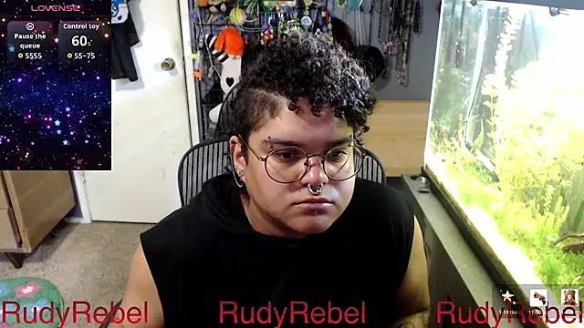 RudyRebel: διαδικτυακό σόου στην κάμερα