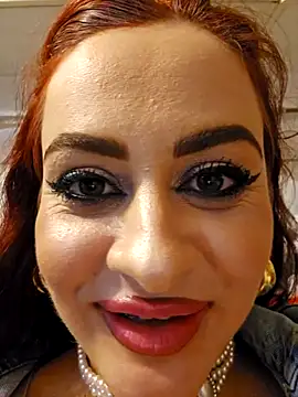 WatchTheQUEEnConQuer88 现场XXX聊天