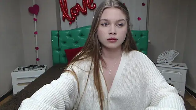 Pokazy przed kamerką – LaraPika