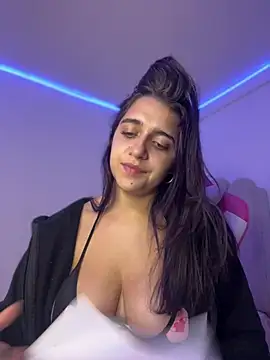 XXX chat uživo modela Alice777_