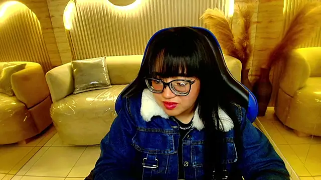 bunny_mich_r élő XXX-chatje