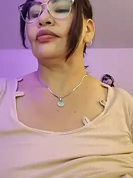 esmeralda_milf Chat XXX live