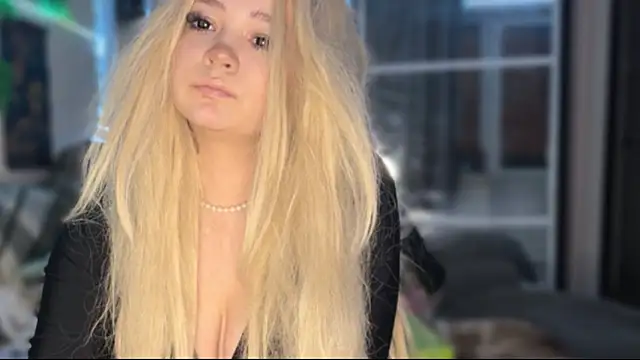 XXX chat uživo modela nikoli_naw