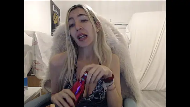 BarbieBlondieGirl Adlı Modelin Canlı XXX Sohbeti