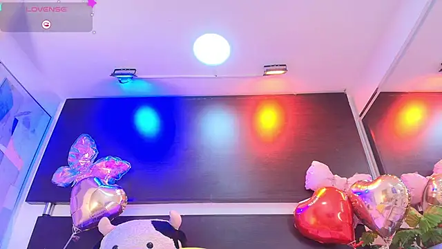 Chat +18 de Cammi_wagner ao vivo