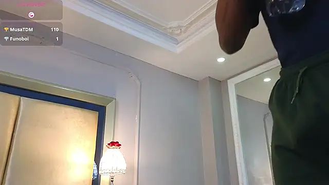 CharlesBrown_ 在線直播表演