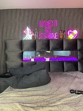 Chat +18 de MilaMaaay ao vivo