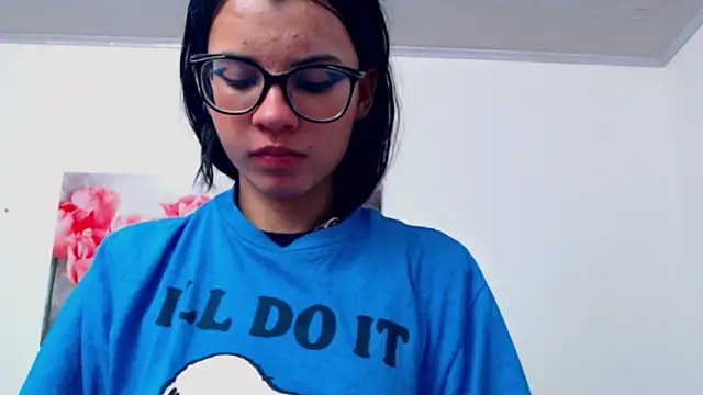 pinky_f00x: онлайн-секс-чат