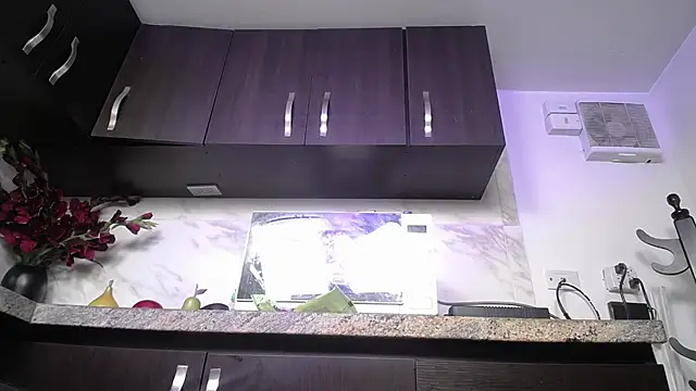 iniyalaboni live XXX chat