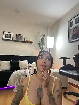 Chat XXX en directo de EmmyEvans1