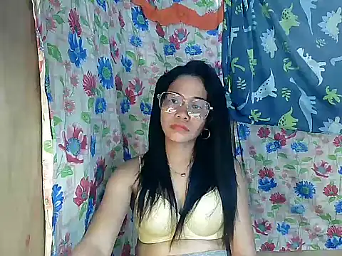PinaySkinnyGirl élő XXX-chatje