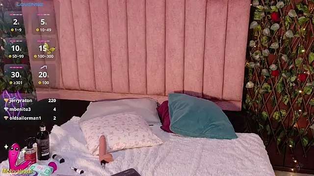 MiaJanss: онлайн-секс-чат