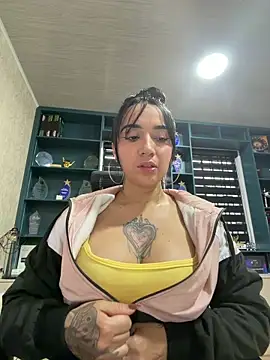 EmmyEvans1: онлайн-секс-чат