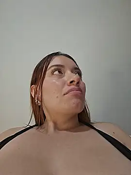 valery_mora 现场XXX聊天