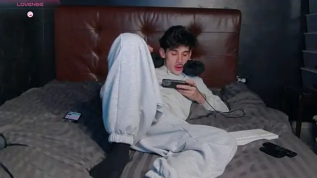 DanielCrush1 Adlı Modelin Canlı XXX Sohbeti