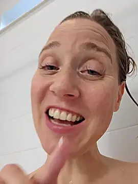 Skyellar's Webcam Show