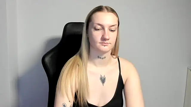 แชท XXX สดของ AlexaTease