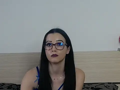 IvyCole Chat XXX in diretta