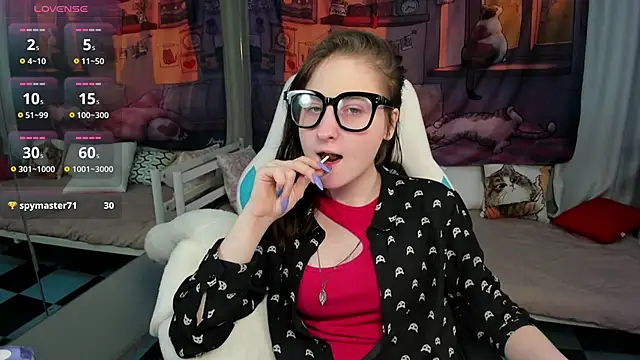 Chatroom XXX en direct de KiraDuvall