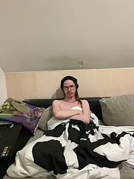 دردشة YoungSebi الجنسية المباشرة