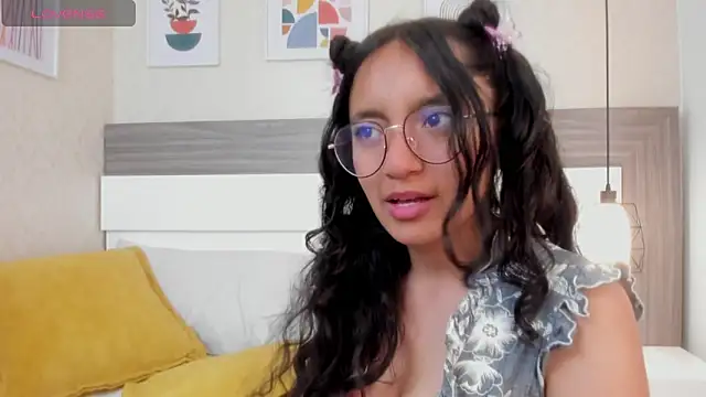 Emilyblussh Live XXX-chat