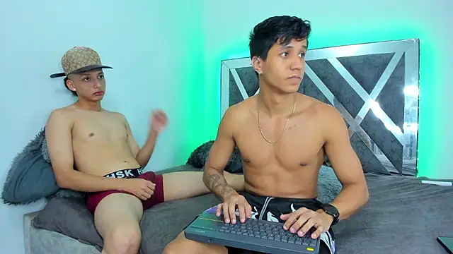 Chat +18 de Robertmiller21 ao vivo