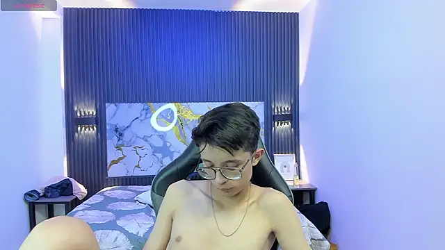 Chat +18 de SantiagoRusso18 ao vivo