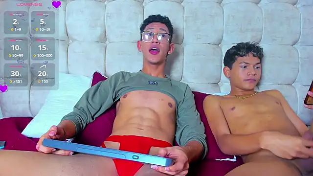 Chat +18 de twink_royale18 ao vivo