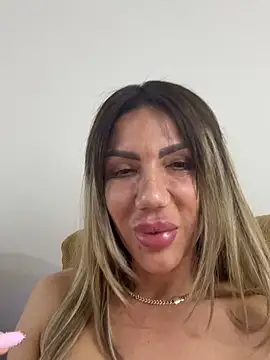 LoreennAny Chat XXX live