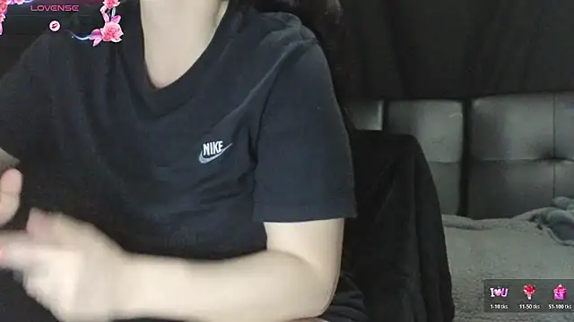 Mia_G0ld Chat XXX live