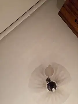 LiviaTavares_123 élő XXX-chatje