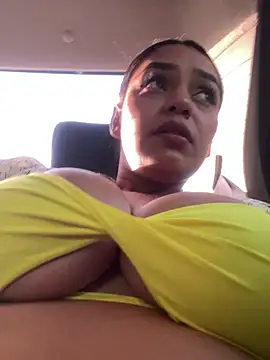 Sara-77 Adlı Modelin Canlı XXX Sohbeti