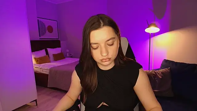 kirastorm_ Adlı Modelin Canlı XXX Sohbeti