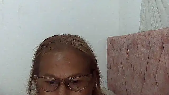 XXX chat uživo modela charrysexy1