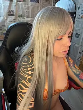 i_am_nina_ élő XXX-chatje