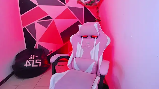 Chat +18 de little_emma0 ao vivo