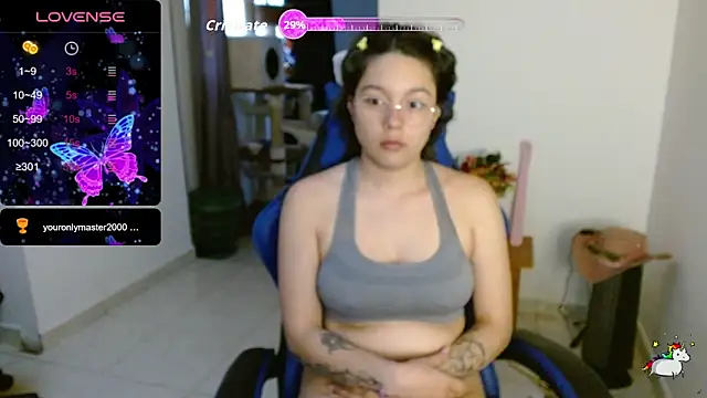 TRIXIE_TANG28: онлайн-секс-чат