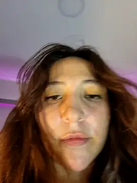 VickyHoult: онлайн-секс-чат