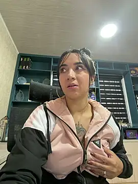 Chat +18 de EmmyEvans1 ao vivo