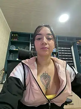 Živý XXX chat EmmyEvans1