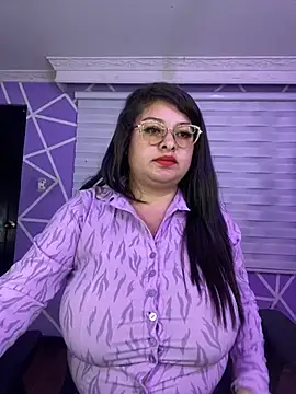 Czat XXX na żywo – MiiaaJoness