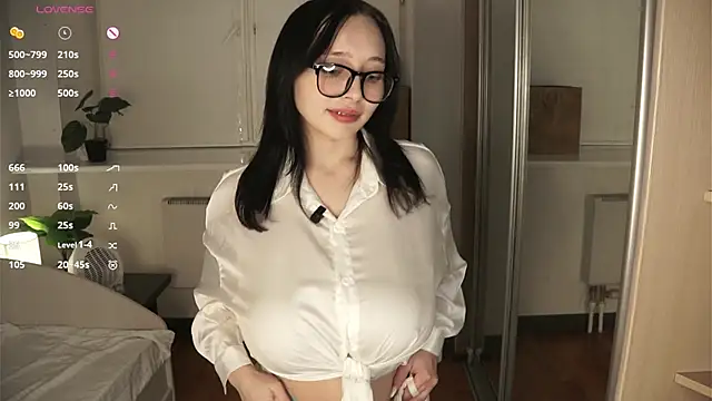 HannaHayles live XXX chat